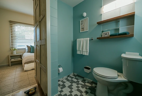 Baño renovado con IA