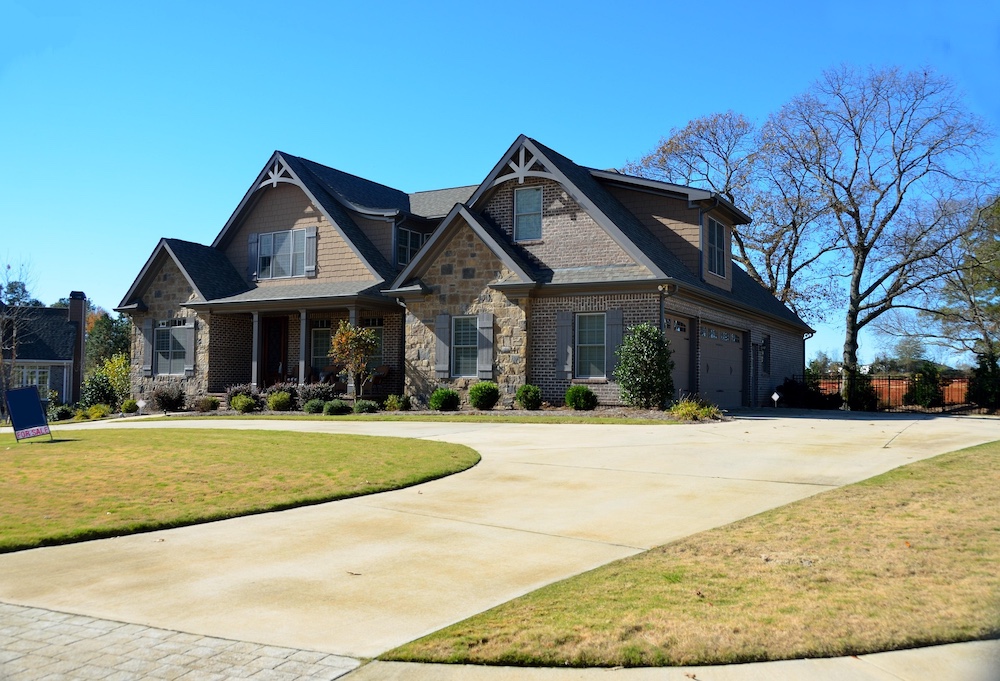 How to Find the Best HDR AI Editor for Real Estate Photos in 2026