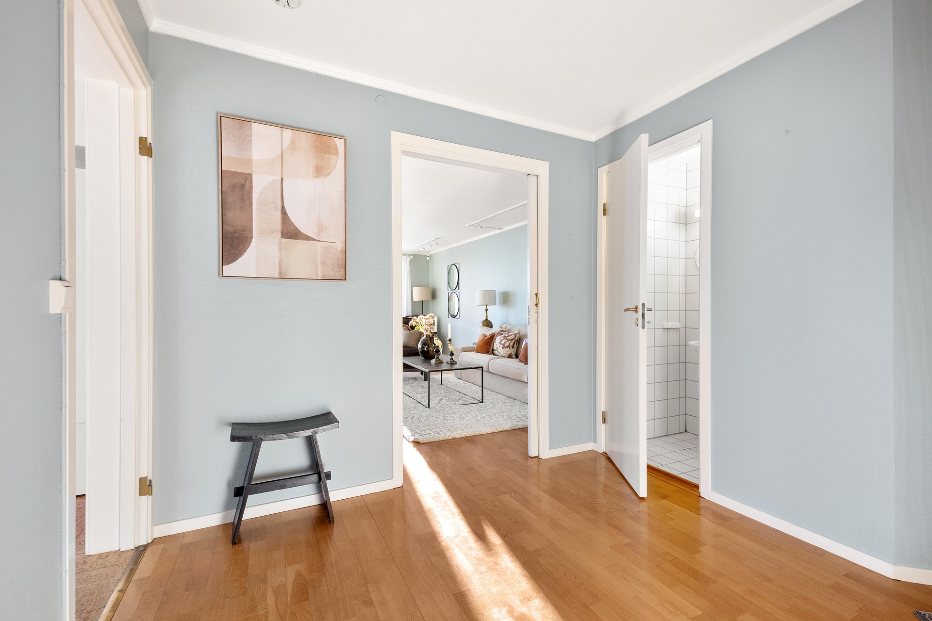 From Bracketed Shots to Final Delivery: An AI Real Estate Editing Workflow