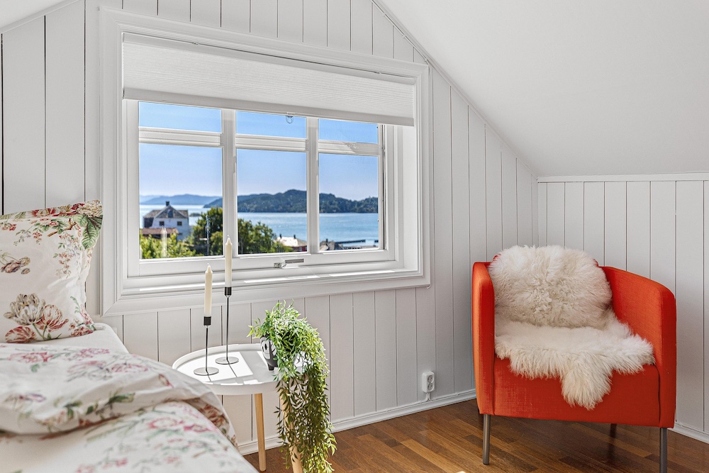 Master Bedroom virtual staging — Stager AI vs Apply Design