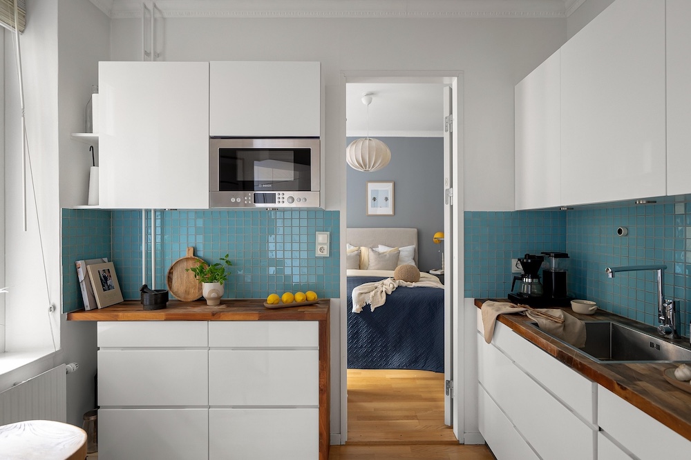 HDR flambient kitchen — exclusive to Stager AI vs Apply Design