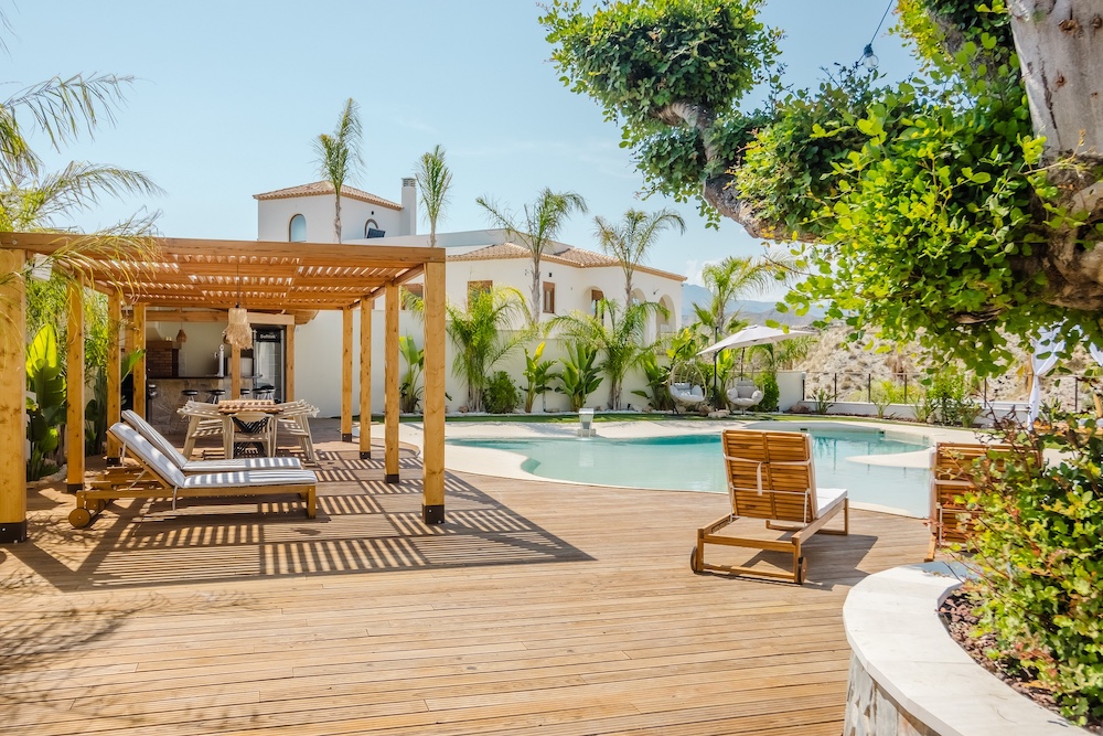 Outdoor Terrace virtual staging — Stager AI vs Apply Design