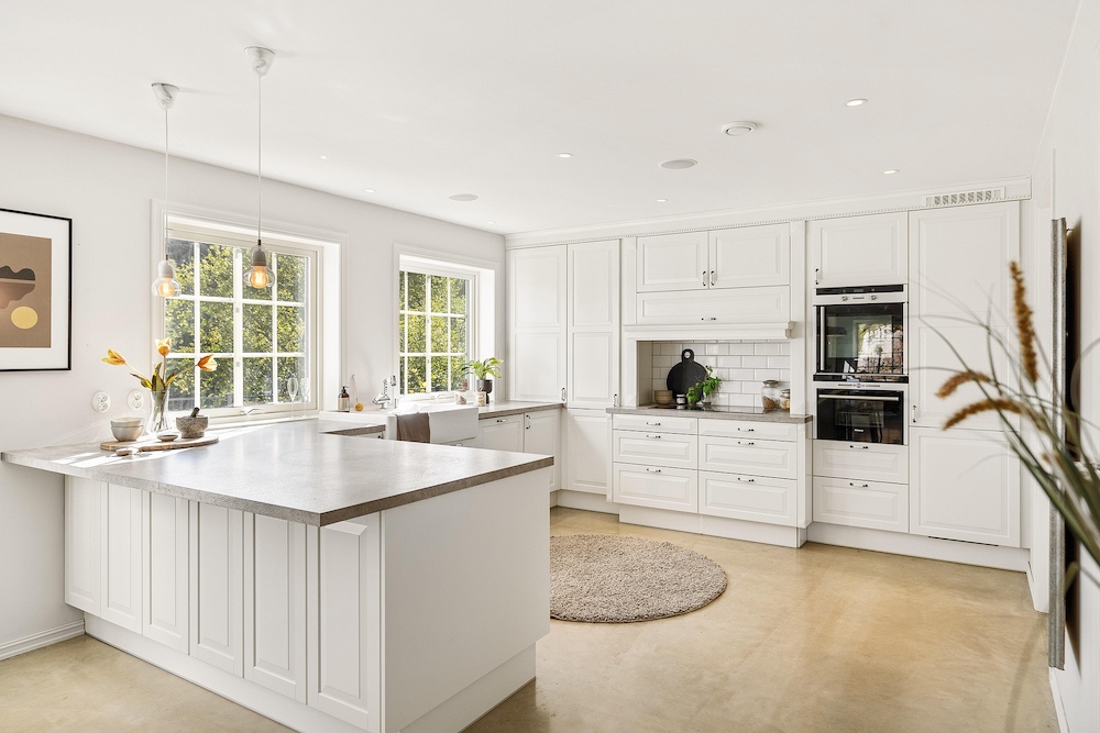 Kitchen virtual staging — Stager AI vs Decor8 AI