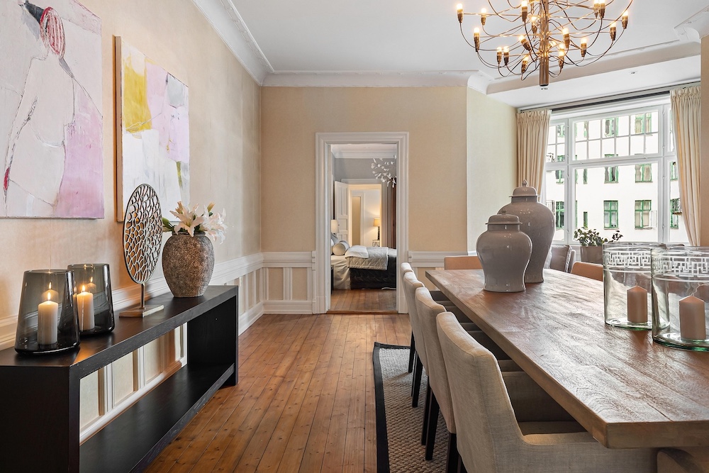 Dining Room AI virtual staging — Stager AI vs Homestyler
