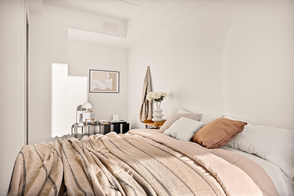 Master Bedroom AI virtual staging — Stager AI vs Pedra