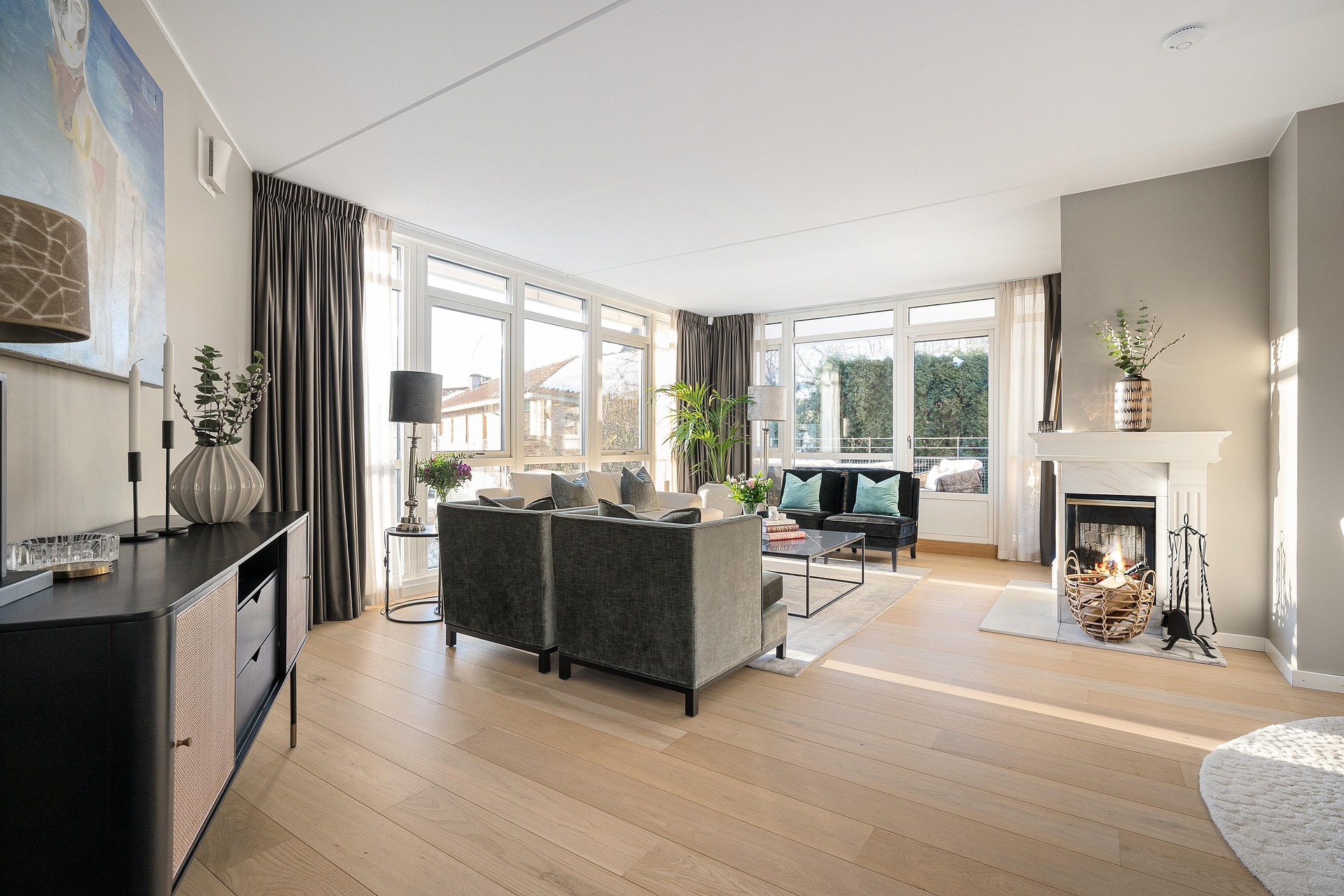 Dining Room AI virtual staging — Stager AI vs Pedra