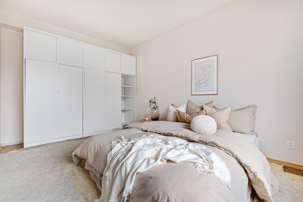 Bedroom staging