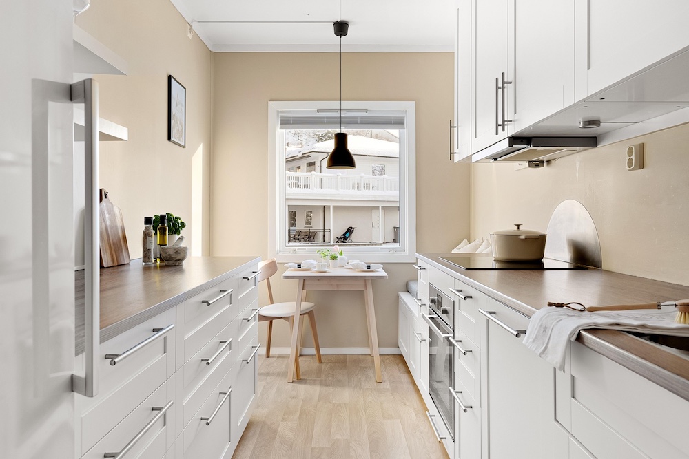 Dining room staging