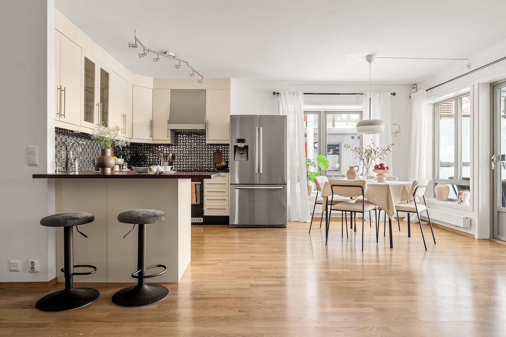 Open Plan virtual staging — Stager AI vs REimagineHome