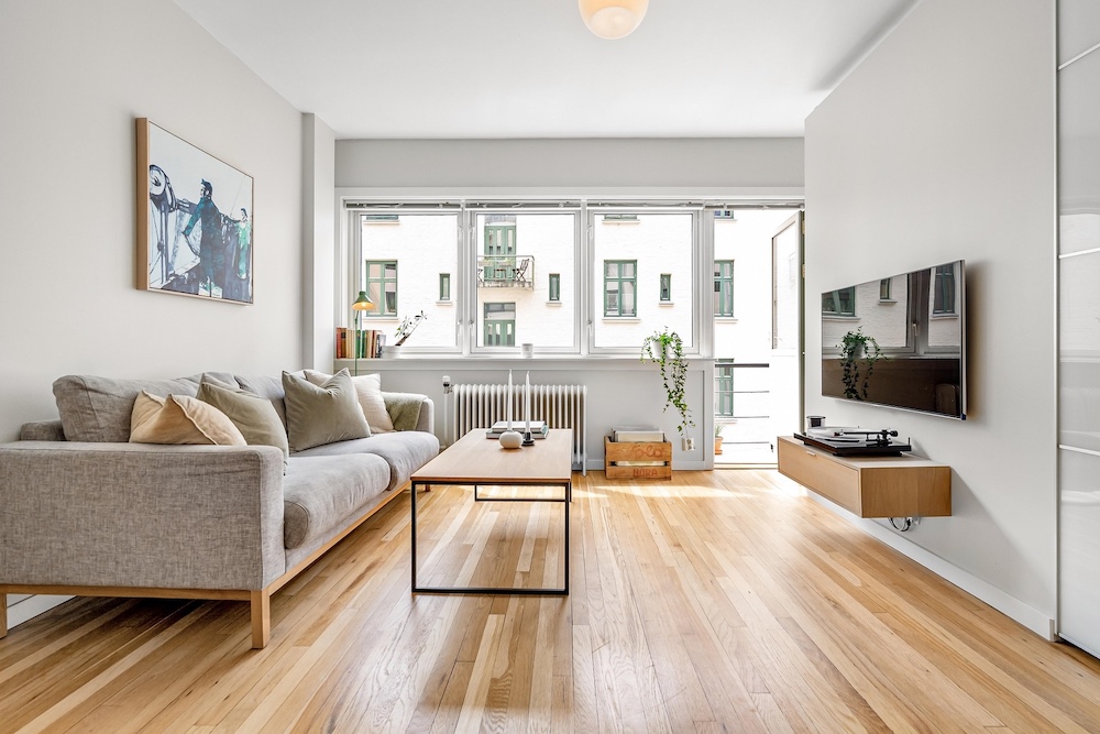 Living Room virtual staging — Stager AI vs roOomy