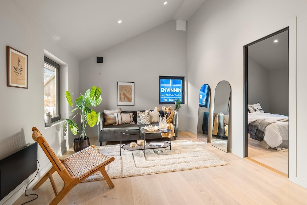 Home Office AI virtual staging — Stager AI vs Stuccco