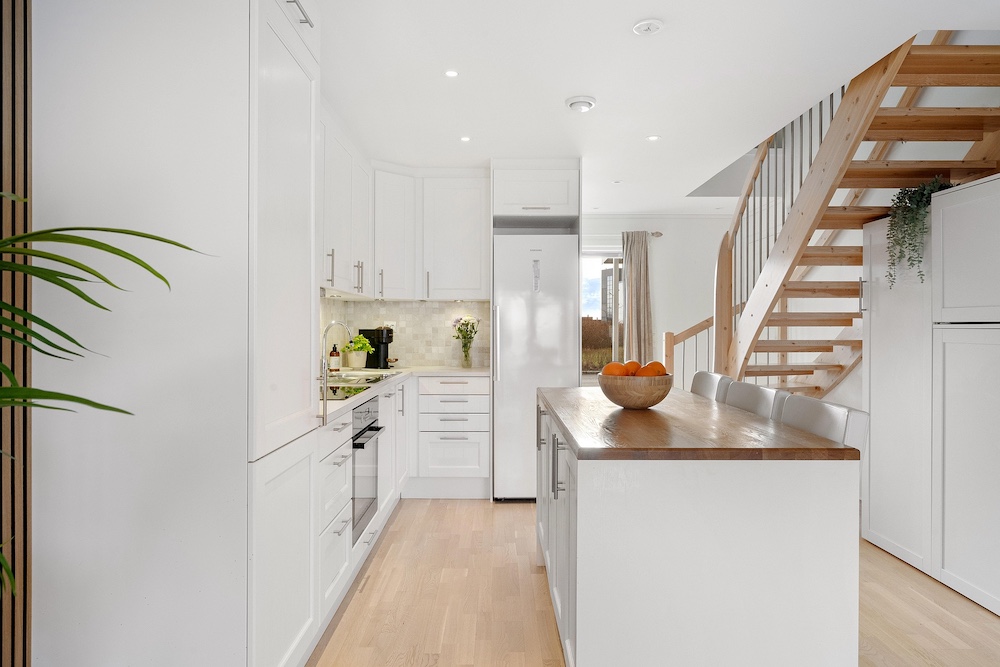HDR merge kitchen — Stager AI exclusive feature