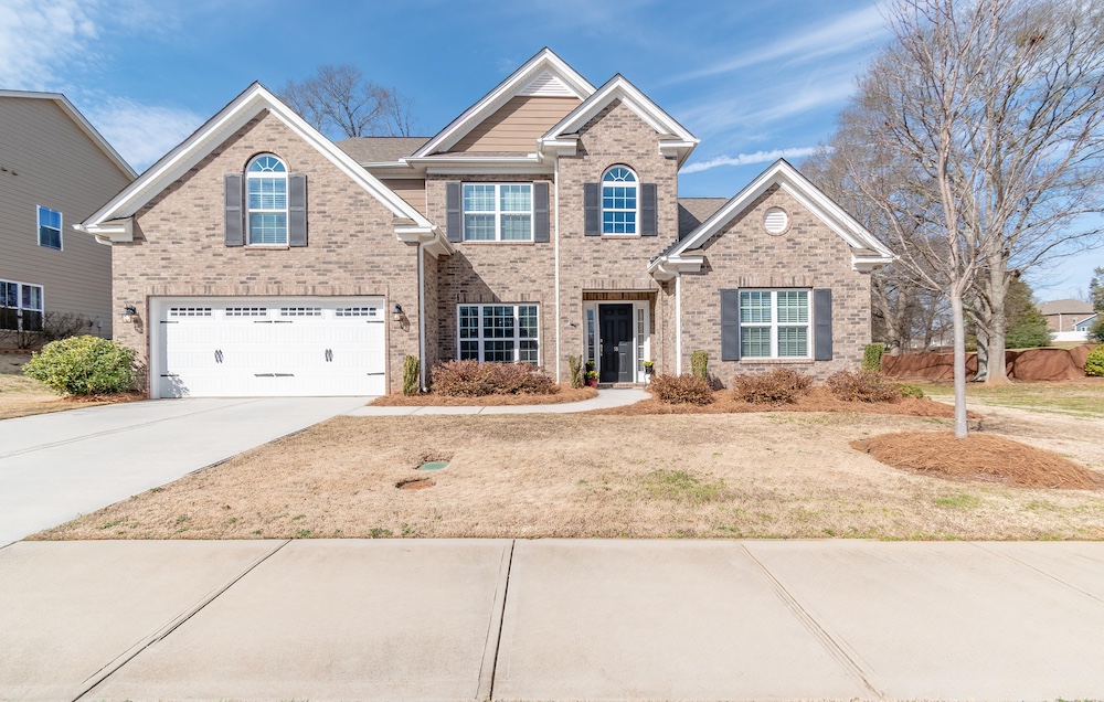 Day to dusk exterior — Stager AI instant vs VRX next day