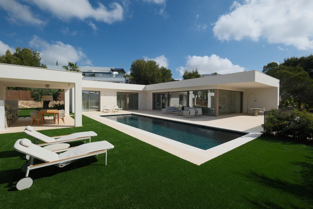 Luxury Villa - Original unedited real estate photo