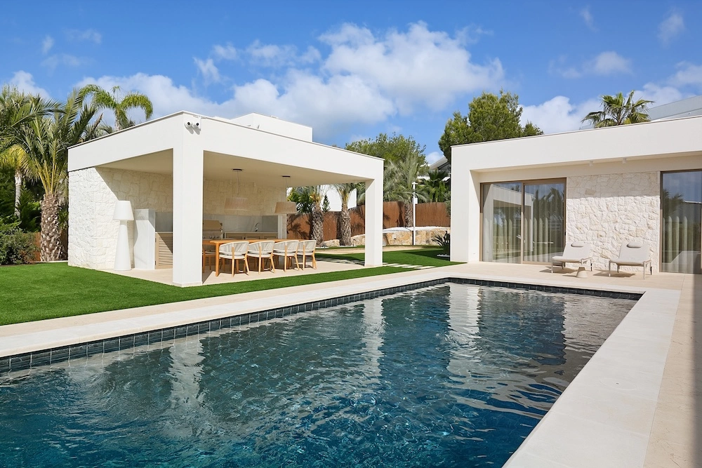 Luxury Villa - AI enhanced real estate photo