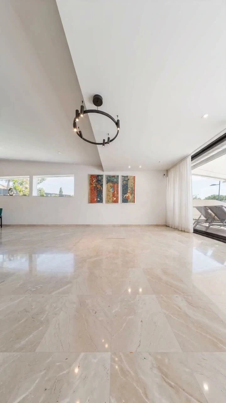 Empty room to fully staged — Stager AI walkthrough